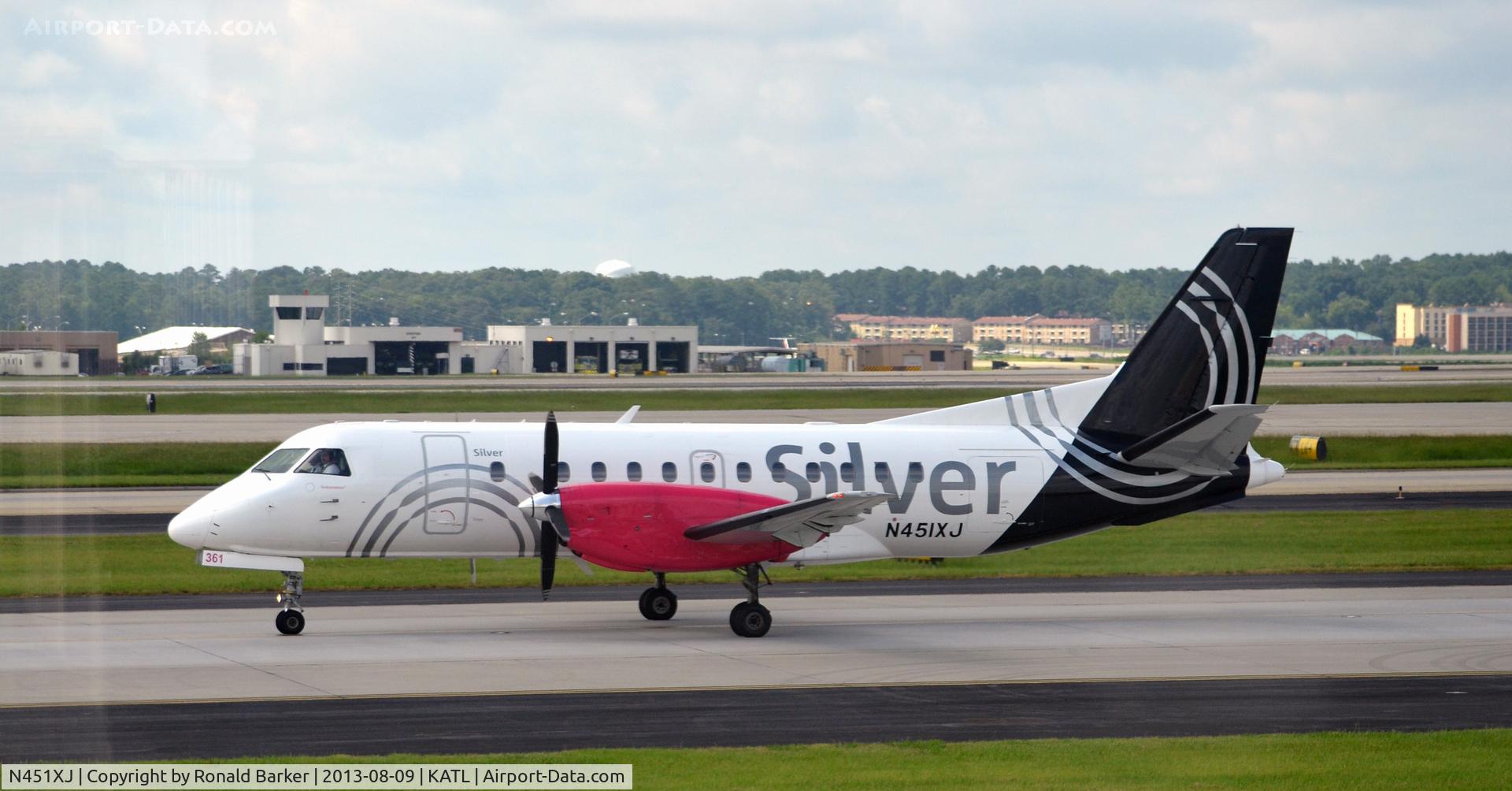 N451XJ, 1998 Saab 340B C/N 340B-451, Taxi to park Atlanta