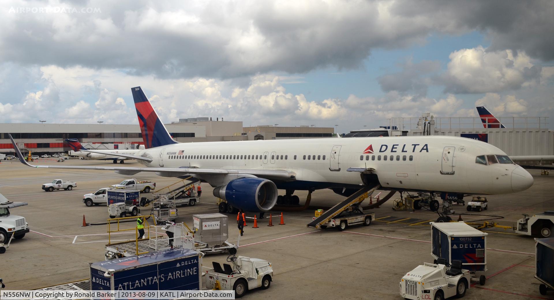 N556NW, 2002 Boeing 757-251 C/N 33392, Atlanta
