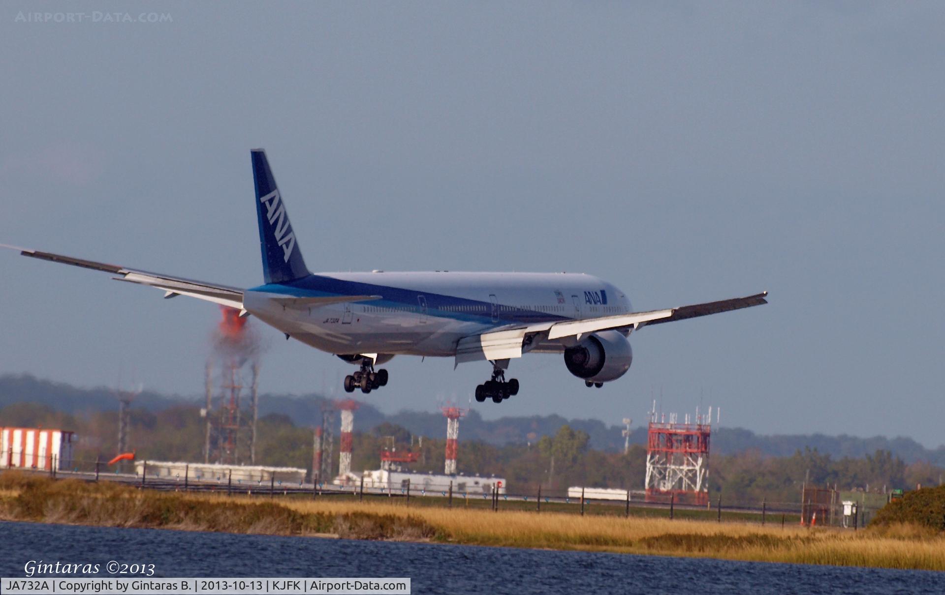 JA732A, 2005 Boeing 777-381/ER C/N 27038, Going to a landing @ 4R @ JFK