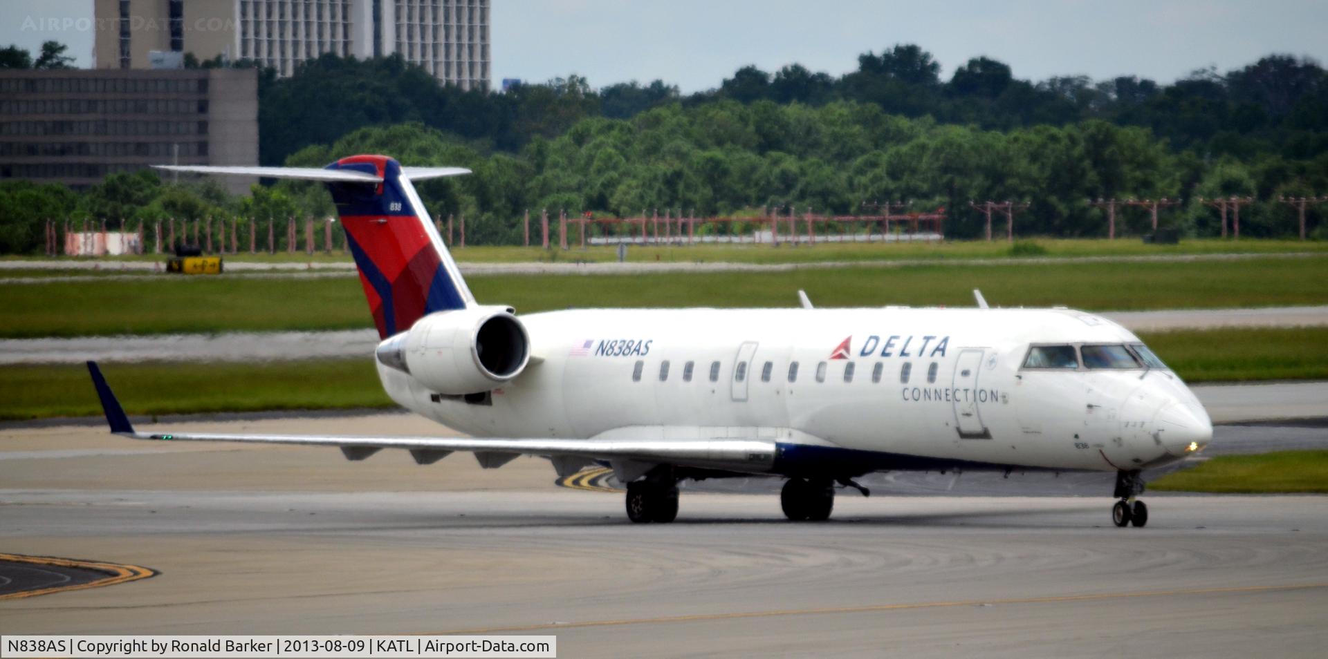 N838AS, 1998 Bombardier CRJ-200ER (CL-600-2B19) C/N 7276, Taxi Atlanta