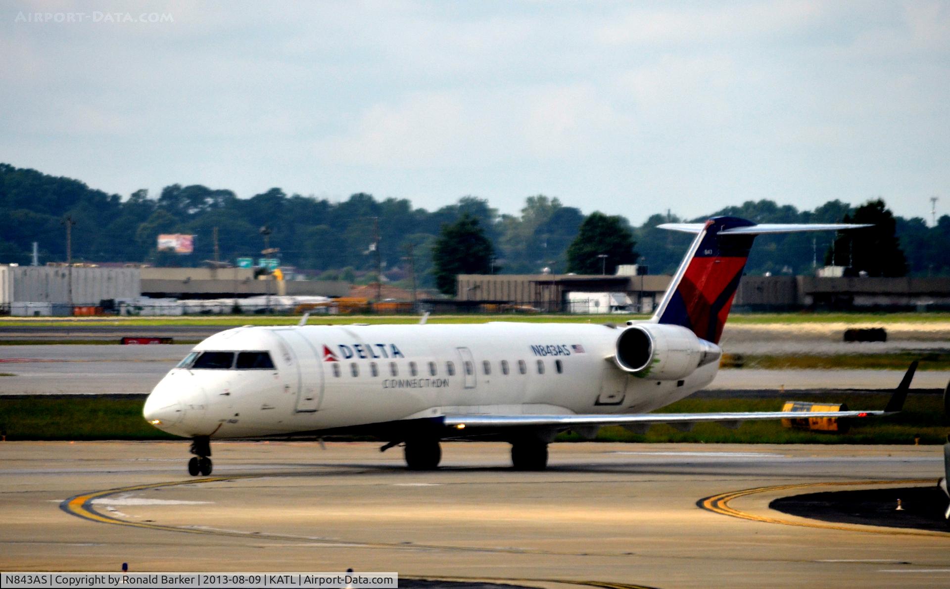 N843AS, 1999 Bombardier CRJ-200ER (CL-600-2B19) C/N 7310, Taxi Atllanta