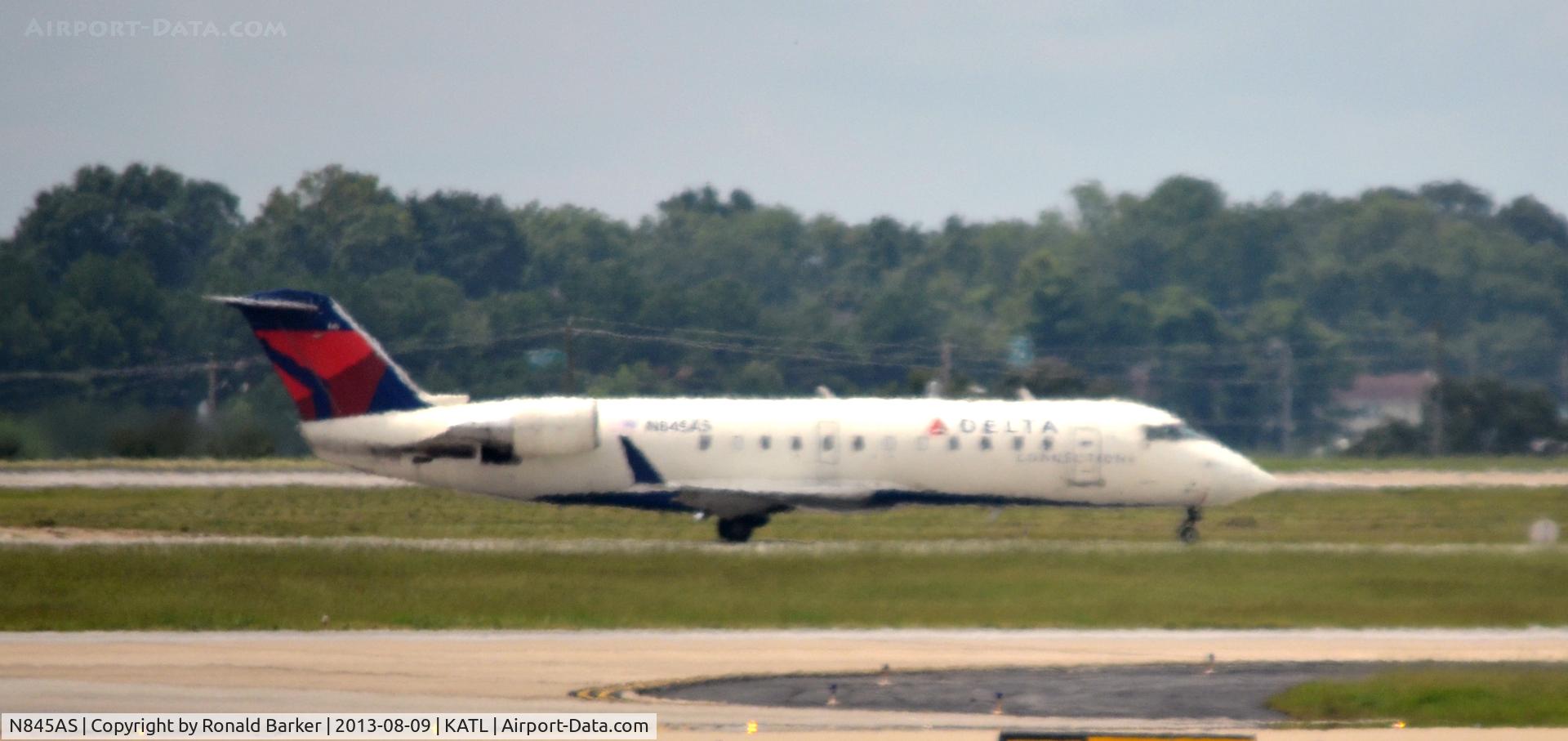 N845AS, 1999 Bombardier CRJ-200ER (CL-600-2B19) C/N 7324, Landing Atlanta