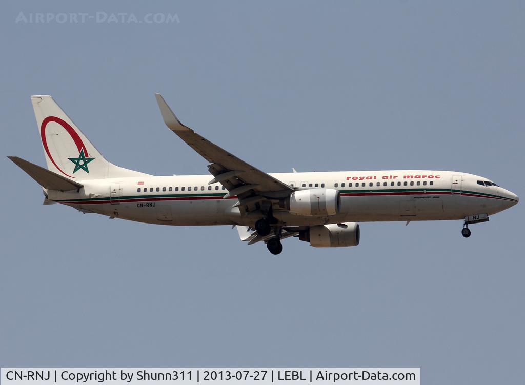 CN-RNJ, 1998 Boeing 737-8B6 C/N 28980, Landing rwy 07L