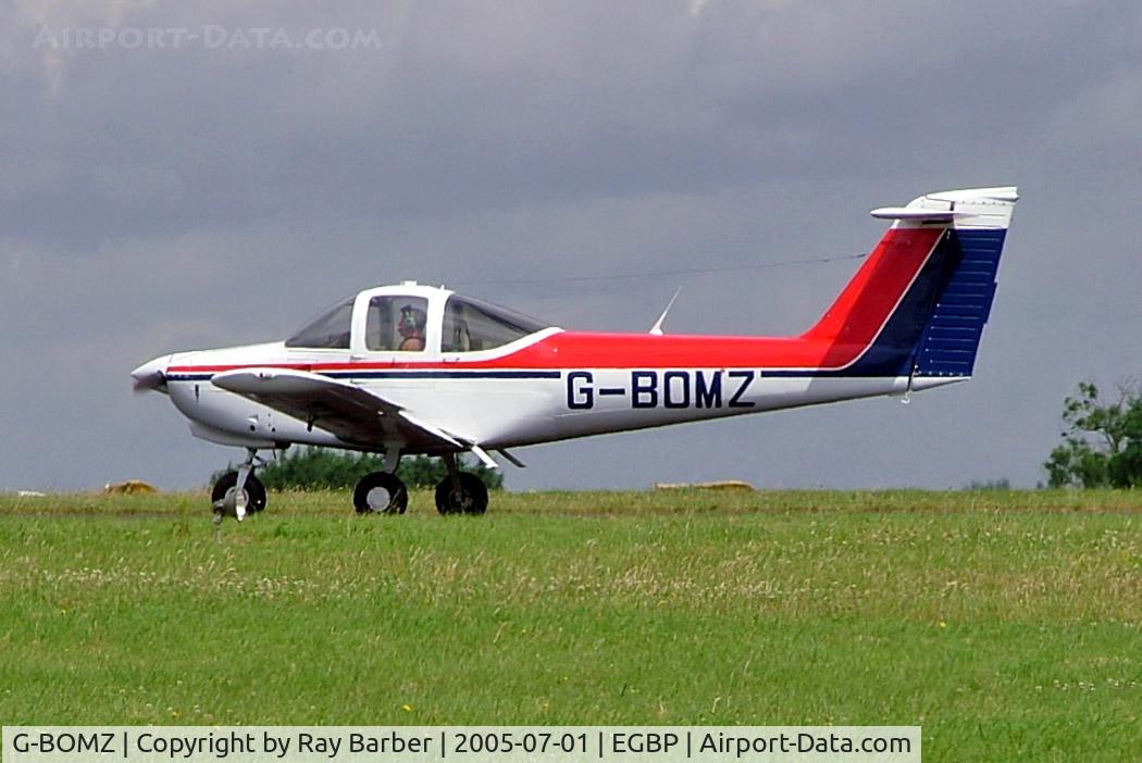 G-BOMZ, 1978 Piper PA-38-112 Tomahawk Tomahawk C/N 38-78A0635, Piper PA-38-112 Tomahawk [38-78A0635] Kemble~G 01/07/2005