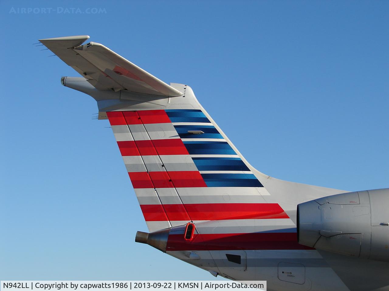 N942LL, 2005 Embraer ERJ-145LR (EMB-145LR) C/N 14500930, New colors on a/c 942