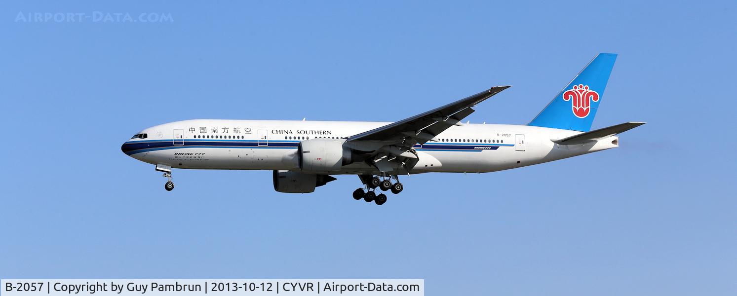 B-2057, 1998 Boeing 777-21B/ER C/N 27604, Landing