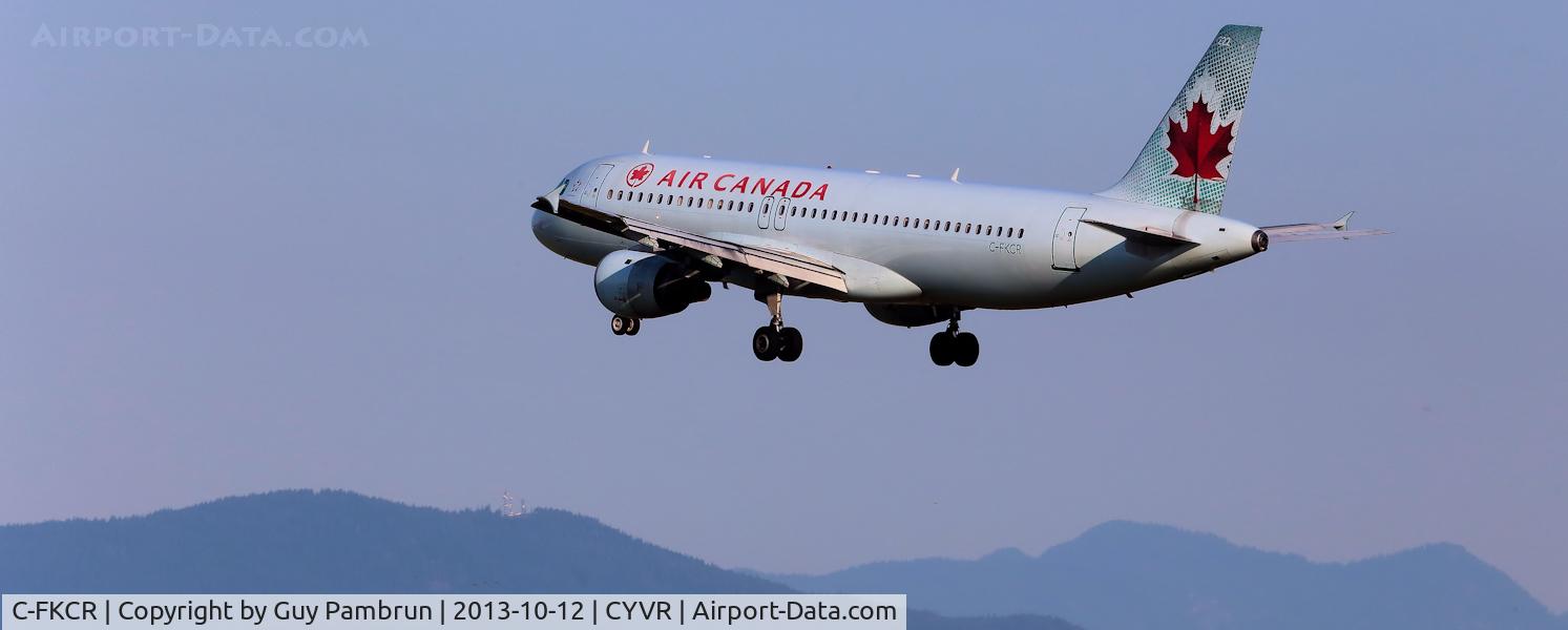 C-FKCR, 1991 Airbus A320-211 C/N 290, Landing