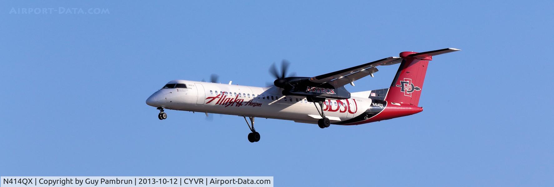 N414QX, 2002 Bombardier DHC-8-402 Dash 8 C/N 4061, Landing