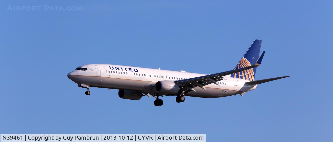 N39461, 2012 Boeing 737-924/ER C/N 37201, Landing