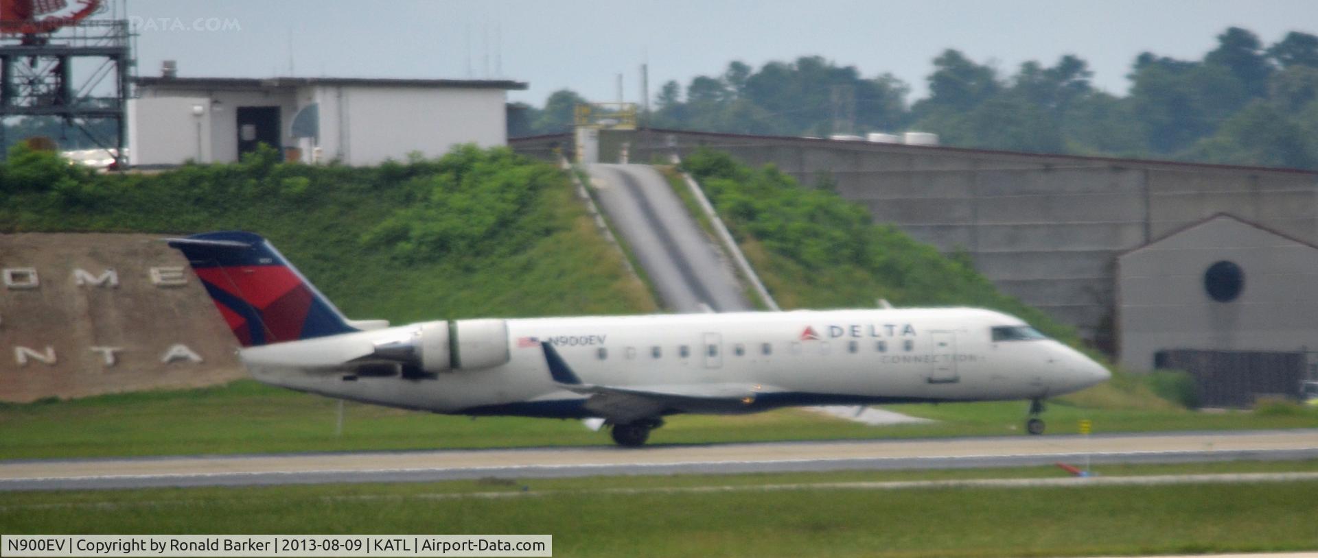 N900EV, 2002 Bombardier CRJ-200ER (CL-600-2B19) C/N 7608, Takeoff Atlanta