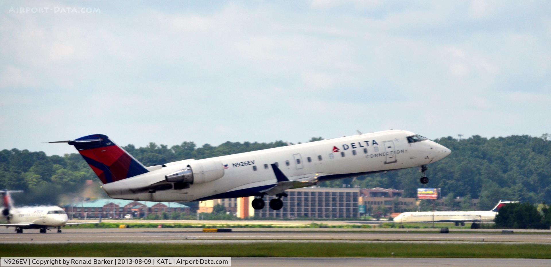 N926EV, 2003 Bombardier CRJ-200ER (CL-600-2B19) C/N 7843, Takeoff Atlanta