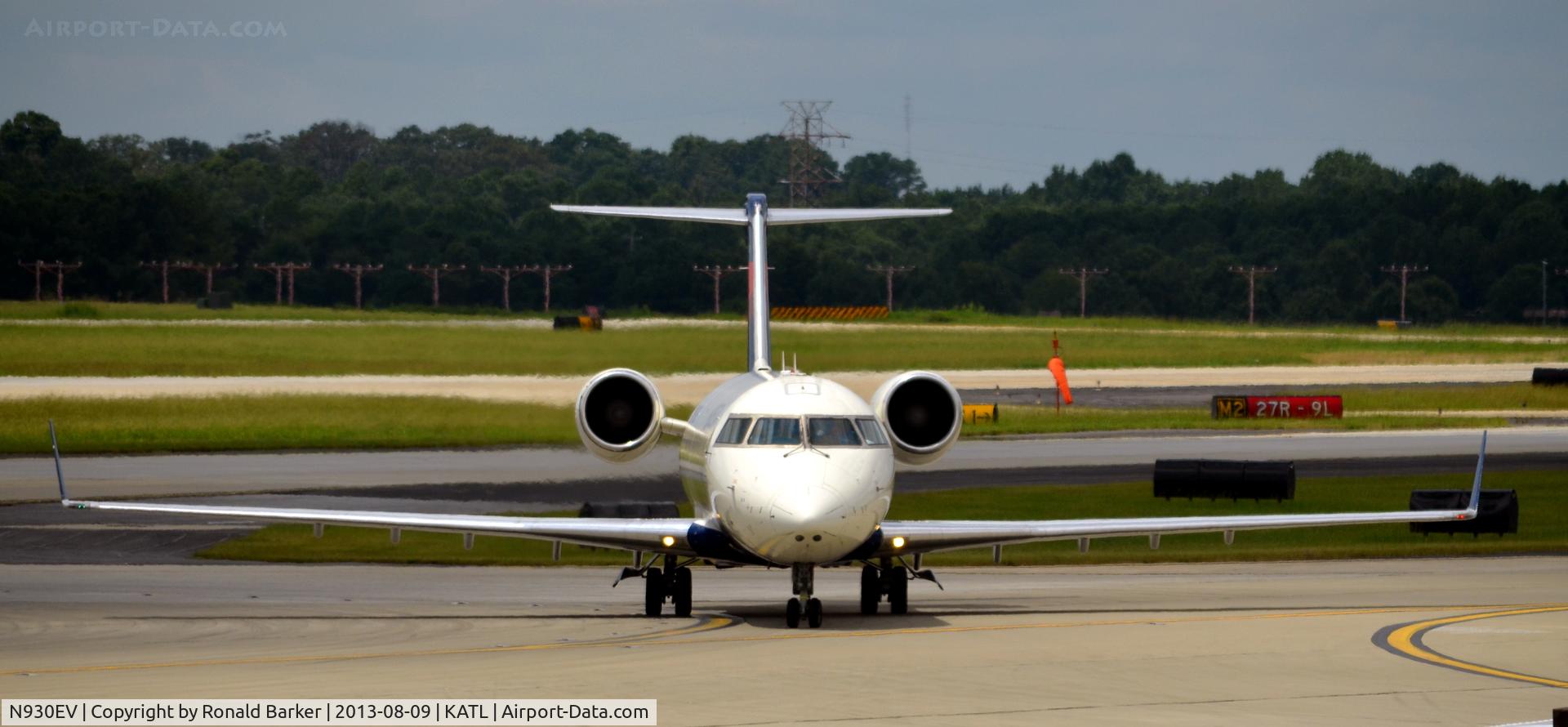 N930EV, 2005 Bombardier CRJ-200ER (CL-600-2B19) C/N 8014, Taxi Atlanta