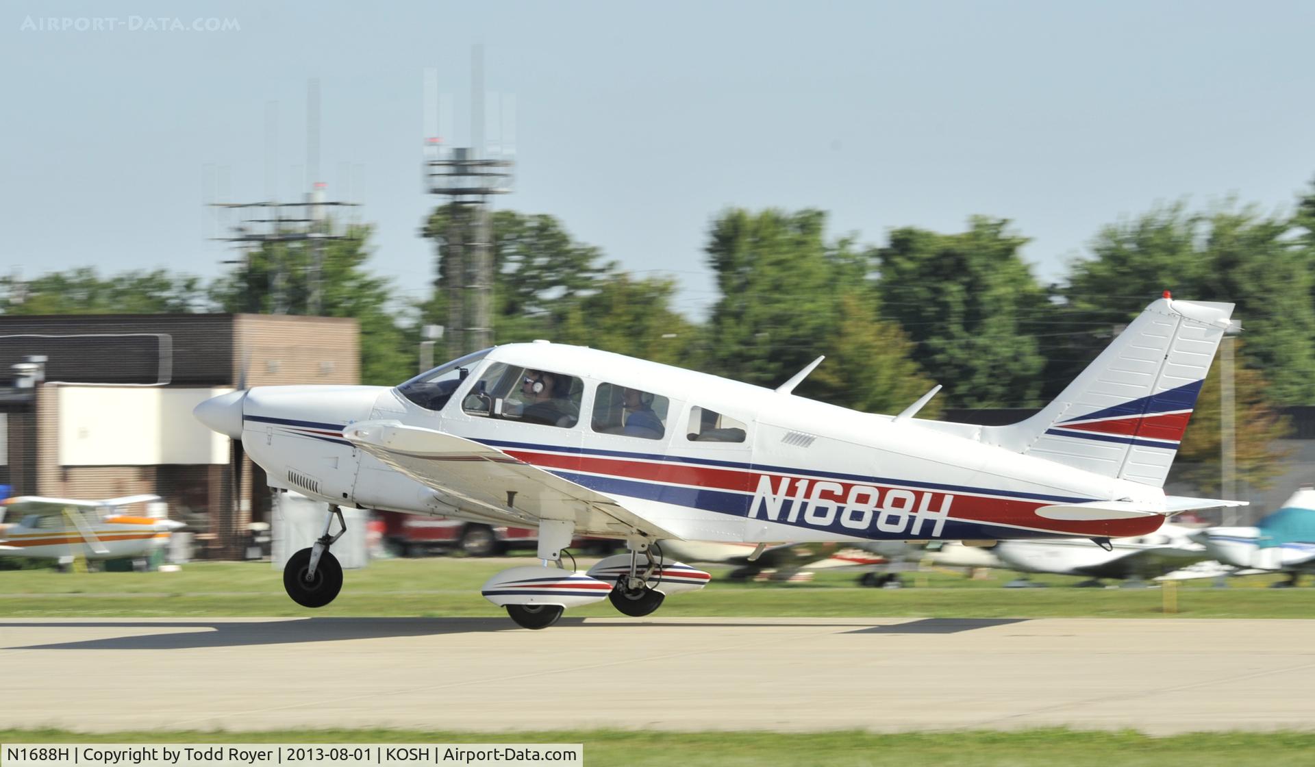 N1688H, 1977 Piper PA-28-181 C/N 28-7790332, Airventure 2013