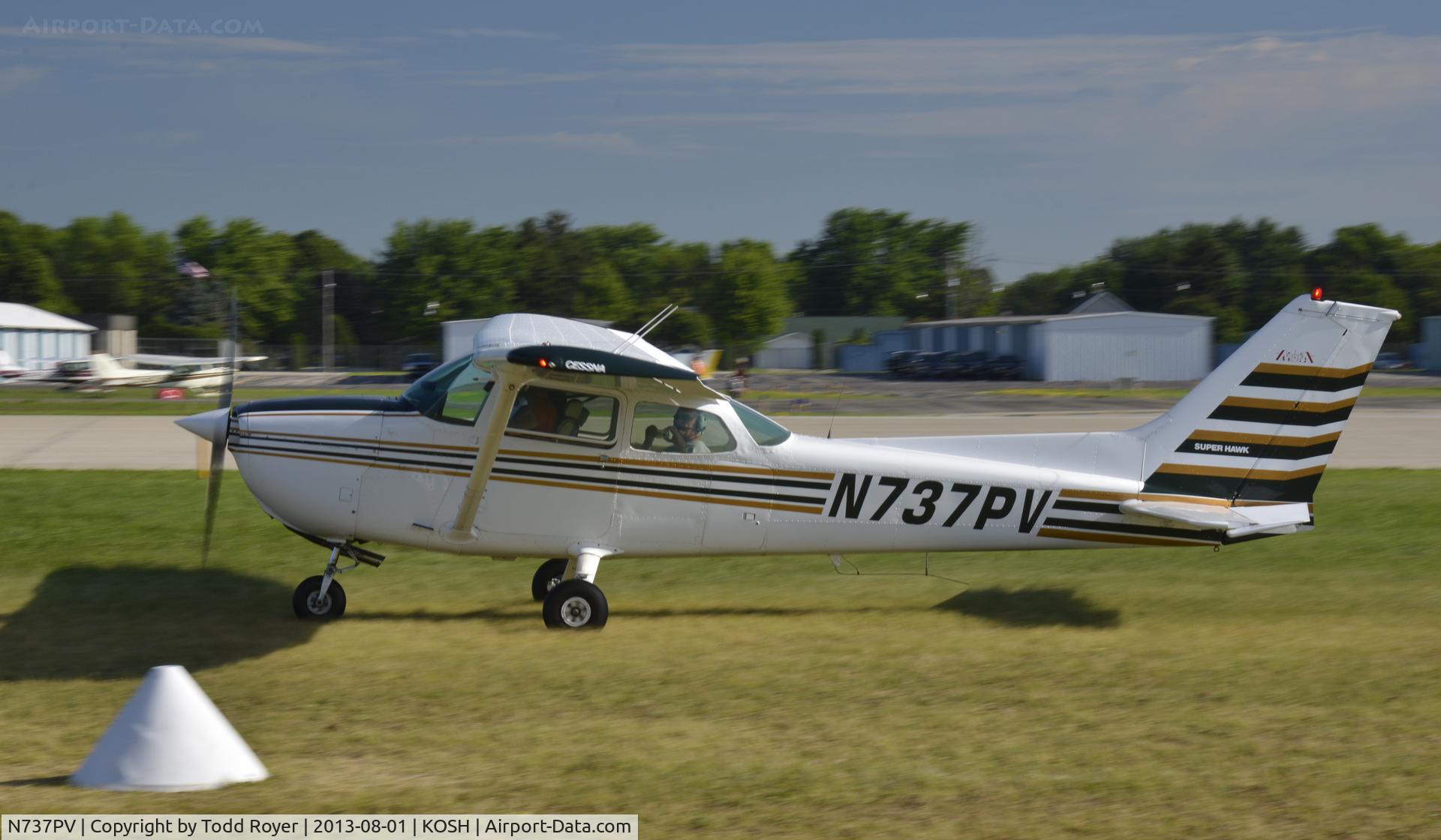 N737PV, 1977 Cessna 172N C/N 17269576, Airventure 2013