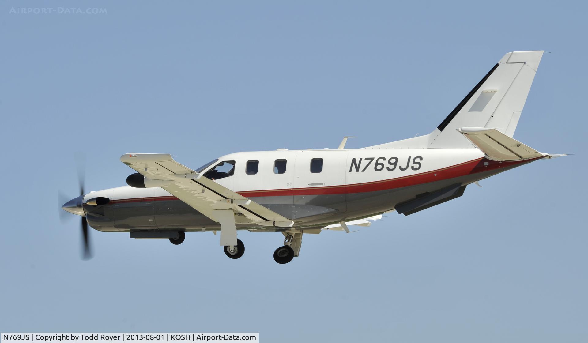 N769JS, 2001 Socata TBM-700 C/N 187, Airventure 2013