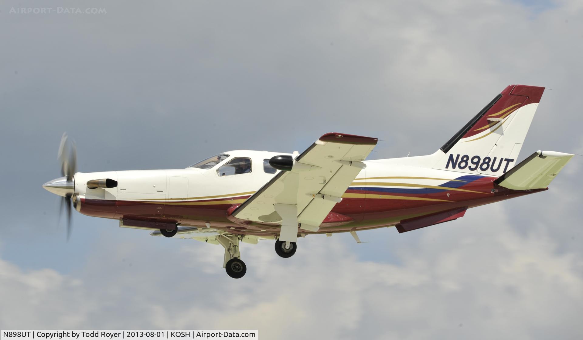 N898UT, 2009 Socata TBM-700 C/N 525, Airventure 2013