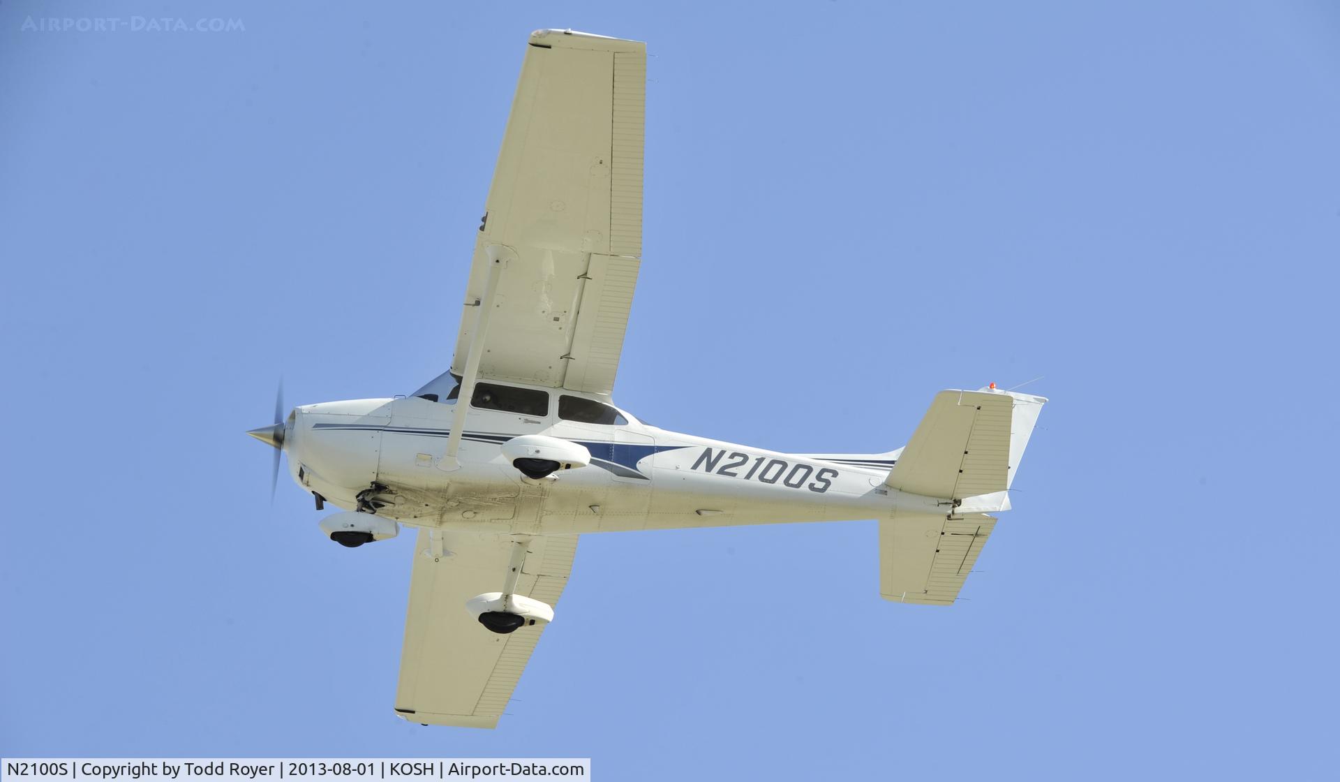 N2100S, 2004 Cessna 172S C/N 172S9589, Airventure 2013
