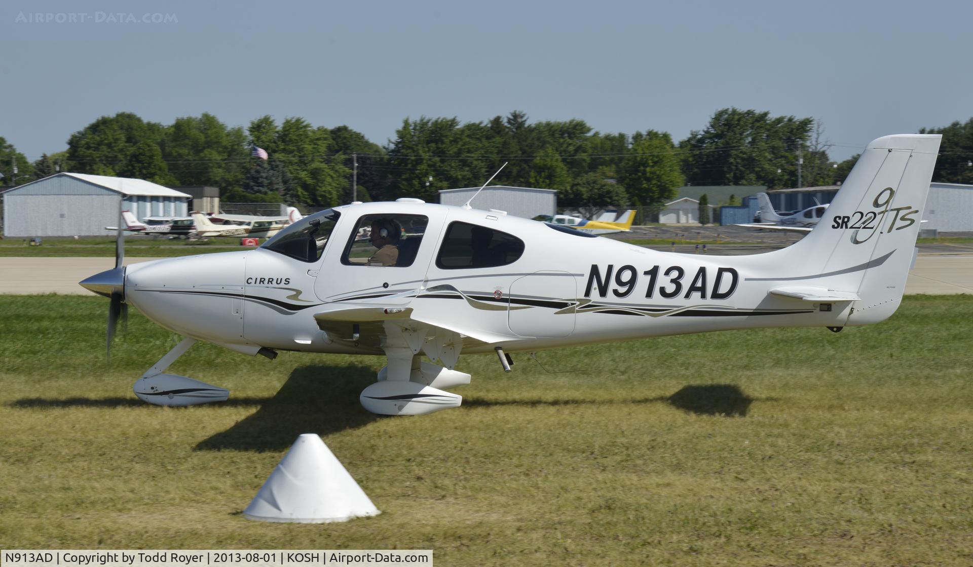 N913AD, 2005 Cirrus SR22 GTS C/N 1520, Airventure 2013