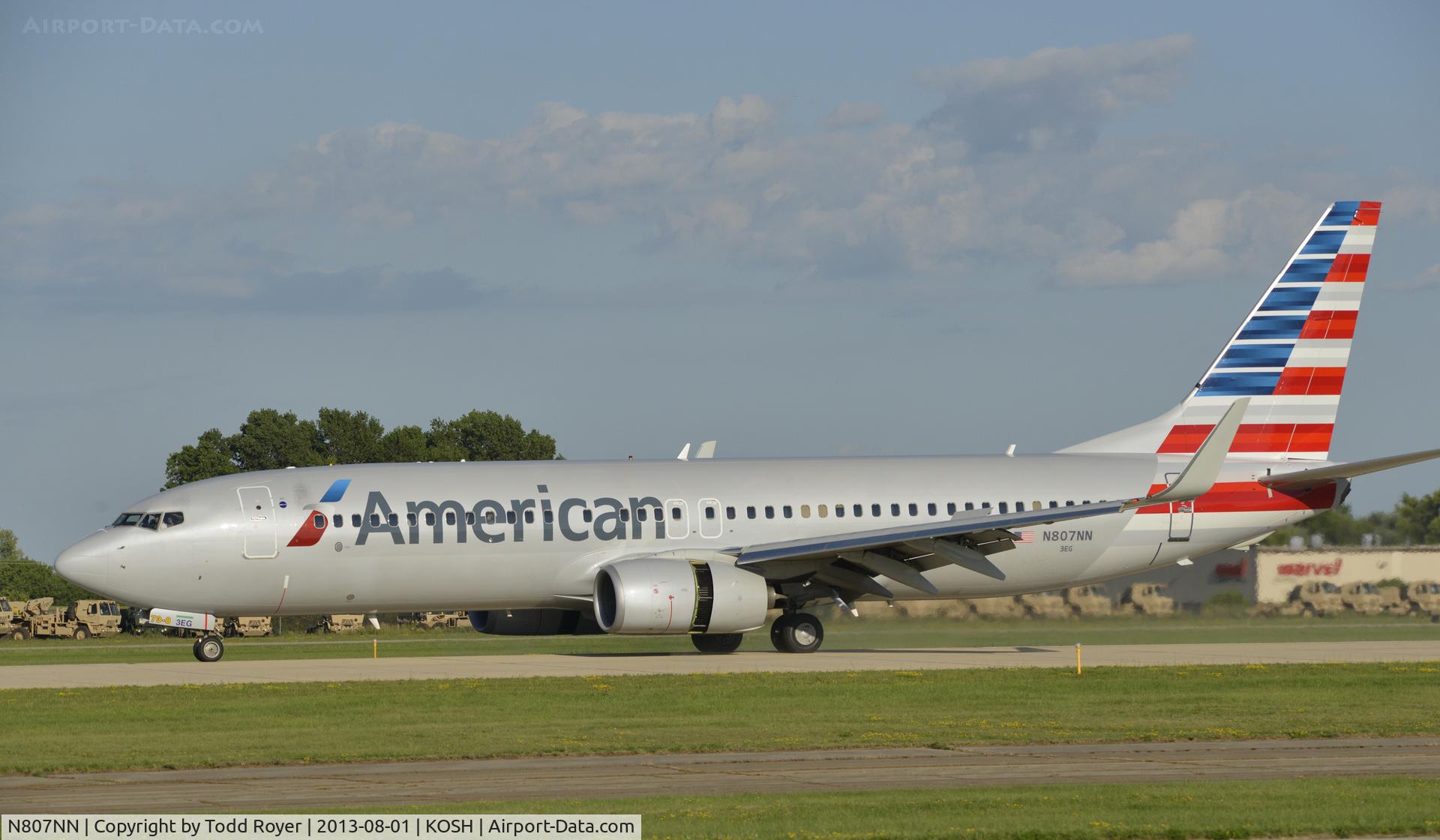 N807NN, 2009 Boeing 737-823 C/N 31077, Airventure 2013