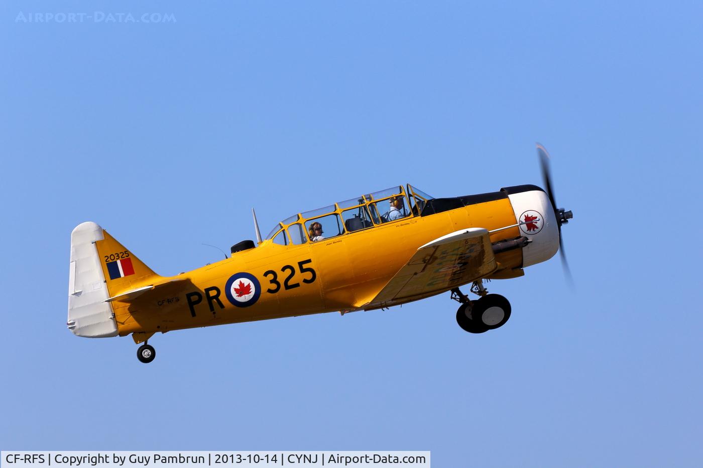 CF-RFS, 1952 Canadian Car & Foundry T-6 Harvard Mk.4 C/N CCF4-116, Departing