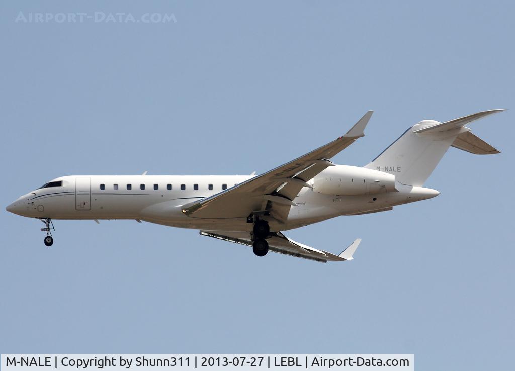 M-NALE, 2012 Bombardier BD700-1A10 Global Express C/N 9450, Landing rwy 07L