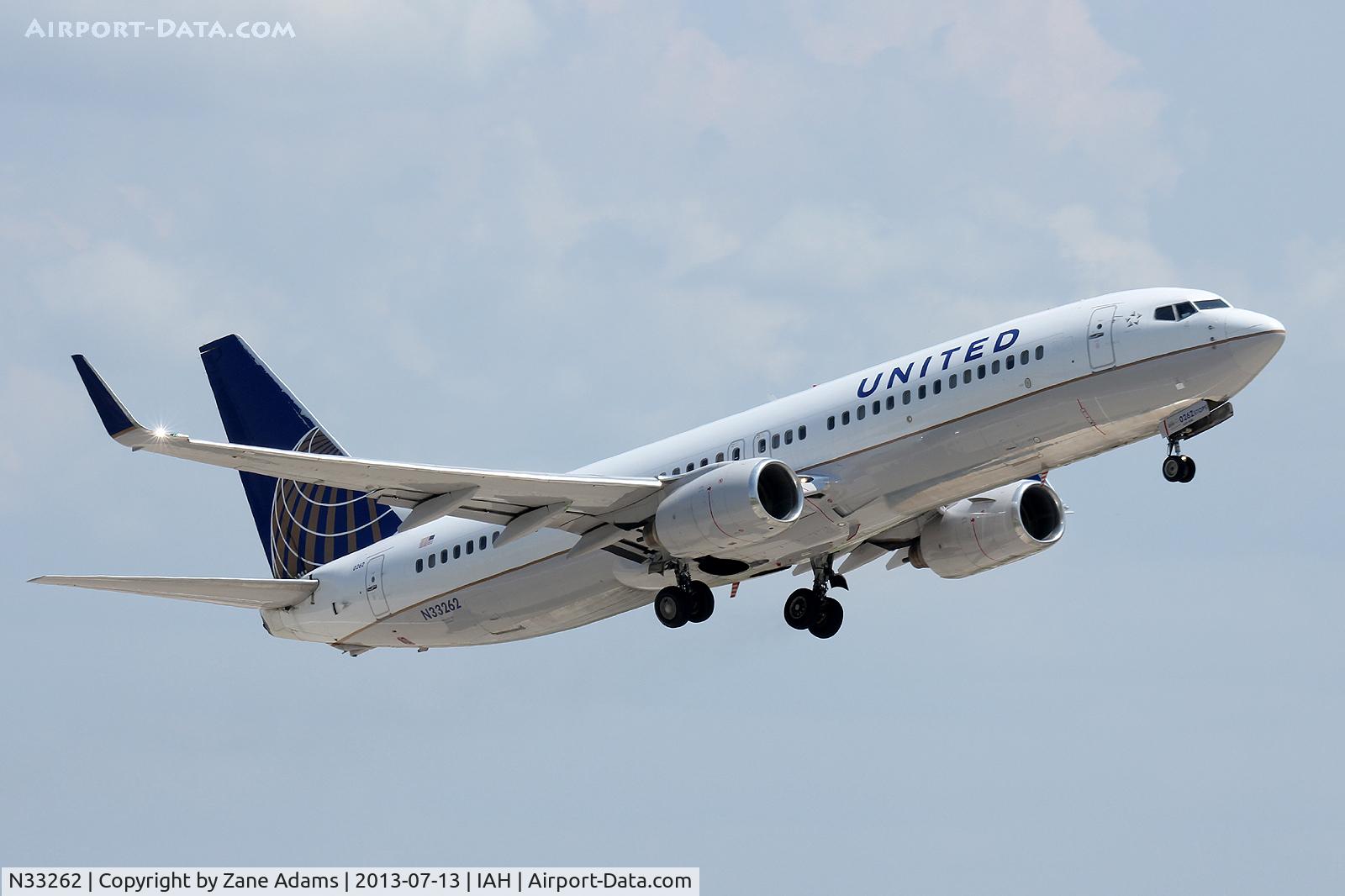 N33262, 2001 Boeing 737-824 C/N 32402, At Houston Intercontinental