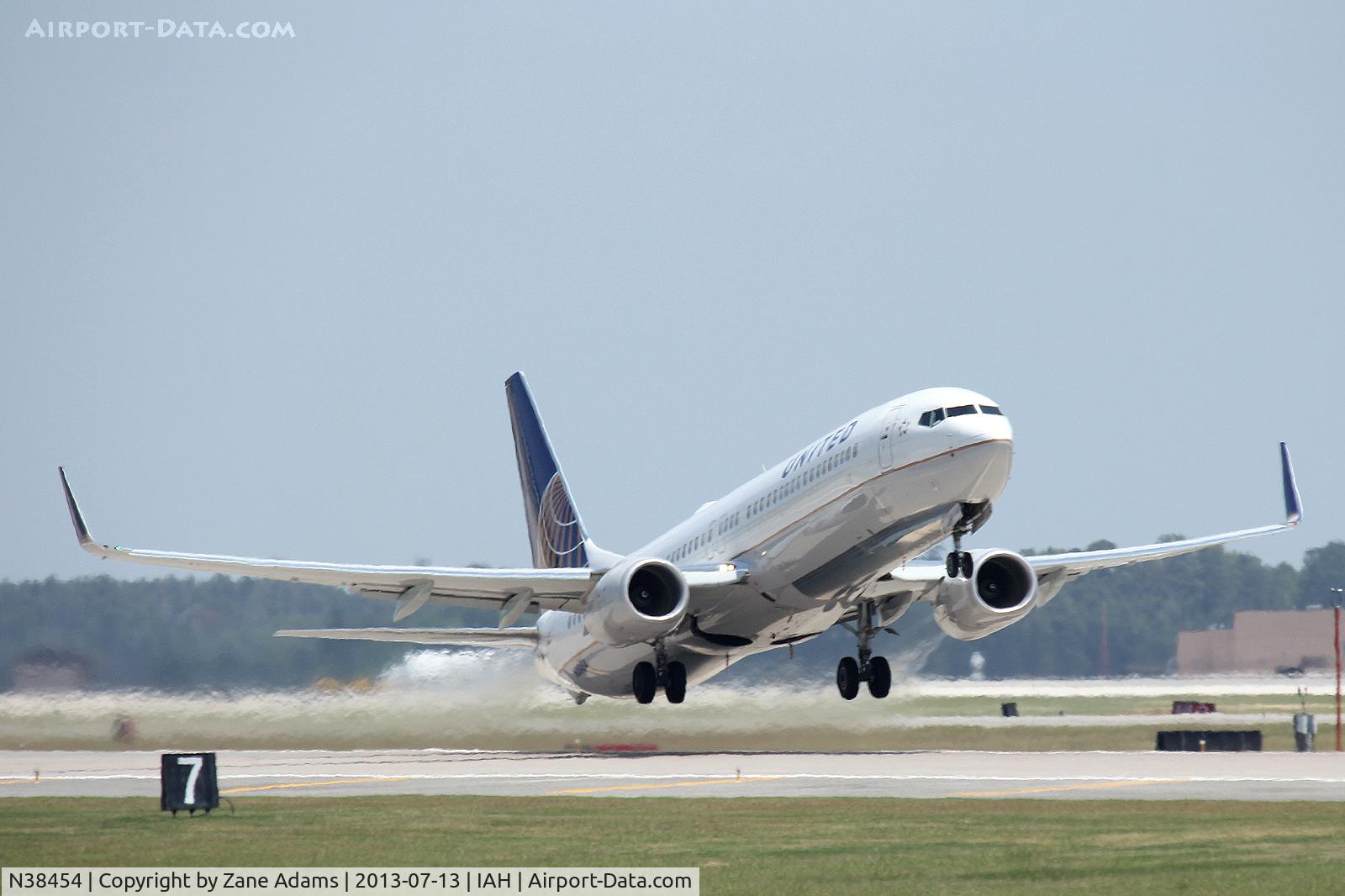 N38454, 2012 Boeing 737-924/ER C/N 31640, Quantic Gaming