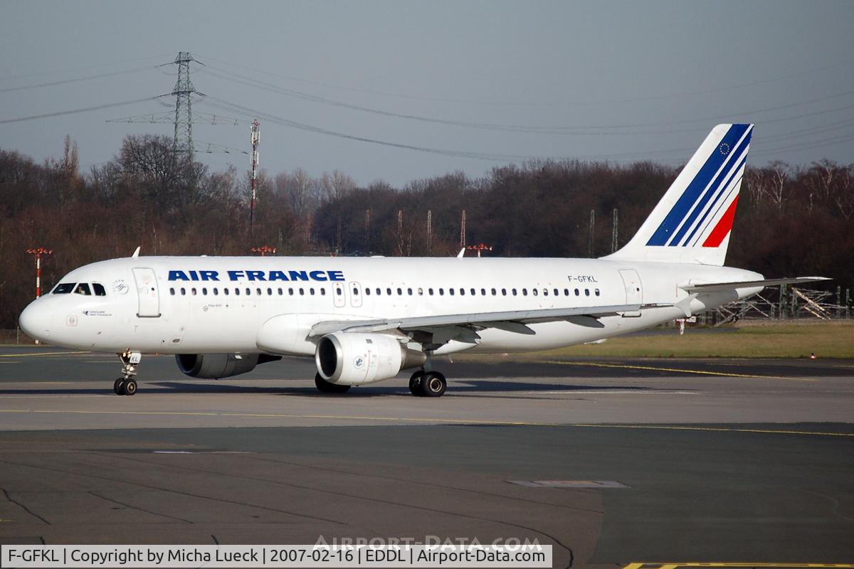 F-GFKL, 1990 Airbus A320-211 C/N 0101, At Düsseldorf