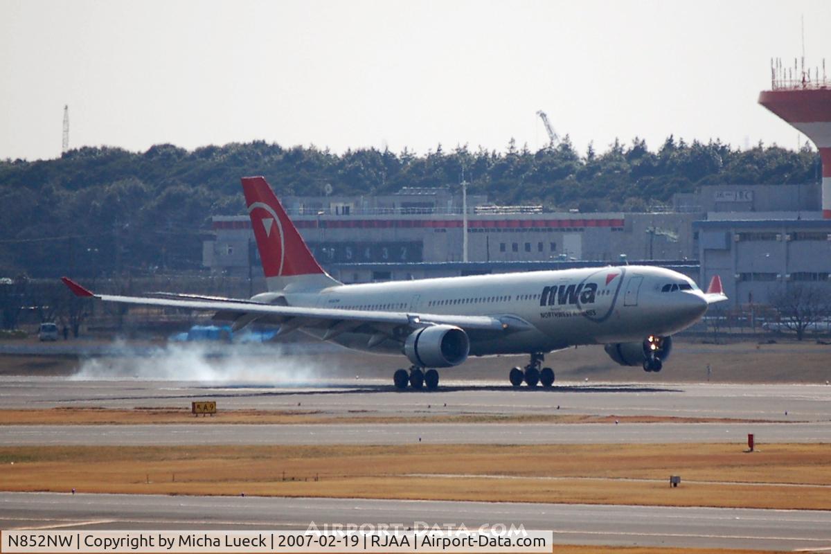 N852NW, 2004 Airbus A330-223 C/N 0614, At Narita