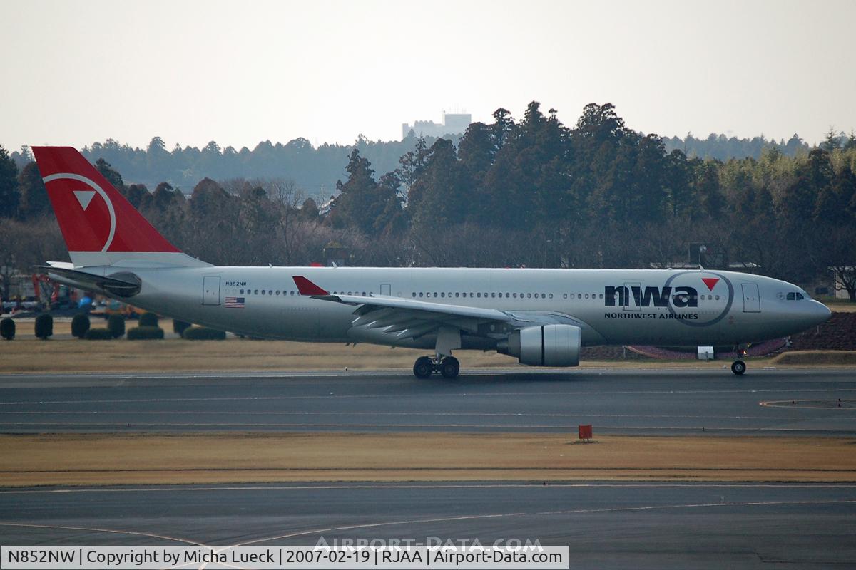 N852NW, 2004 Airbus A330-223 C/N 0614, At Narita