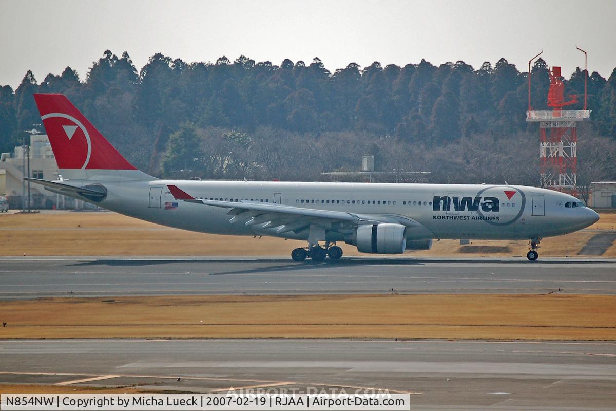N854NW, 2004 Airbus A330-223 C/N 0620, At Narita