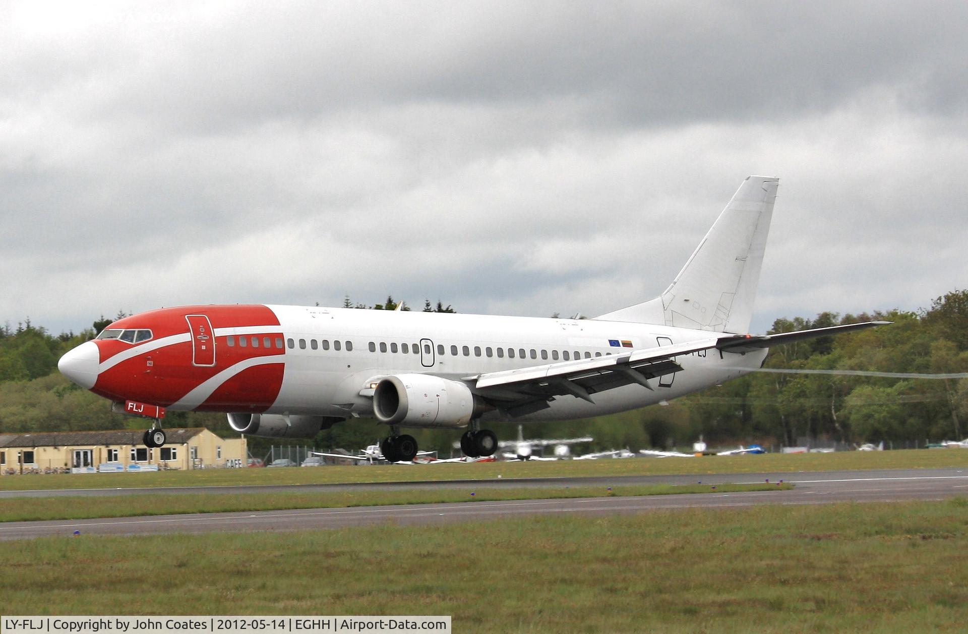 LY-FLJ, 1989 Boeing 737-3K2 C/N 24327, Wet finals to 26