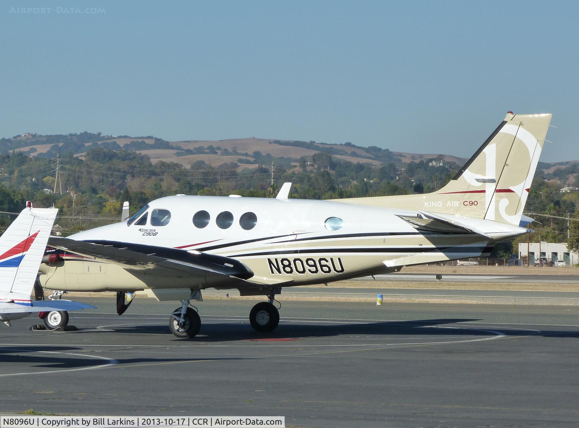 N8096U, 1993 Beech C90A King Air C/N LJ-1326, Visitor