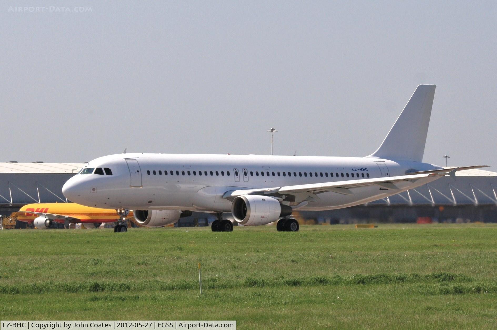 LZ-BHC, 1992 Airbus A320-212 C/N 349, Departing past DHL apron