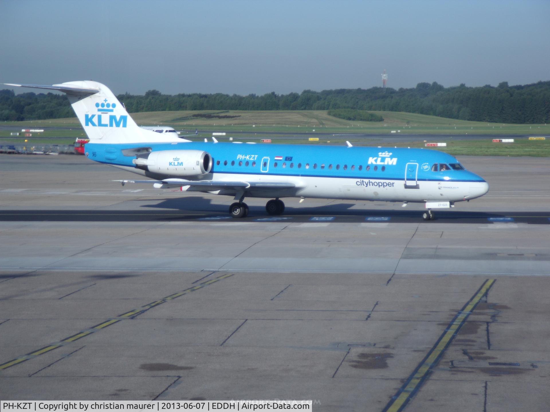 PH-KZT, 1995 Fokker 70 (F-28-0070) C/N 11541, fokker