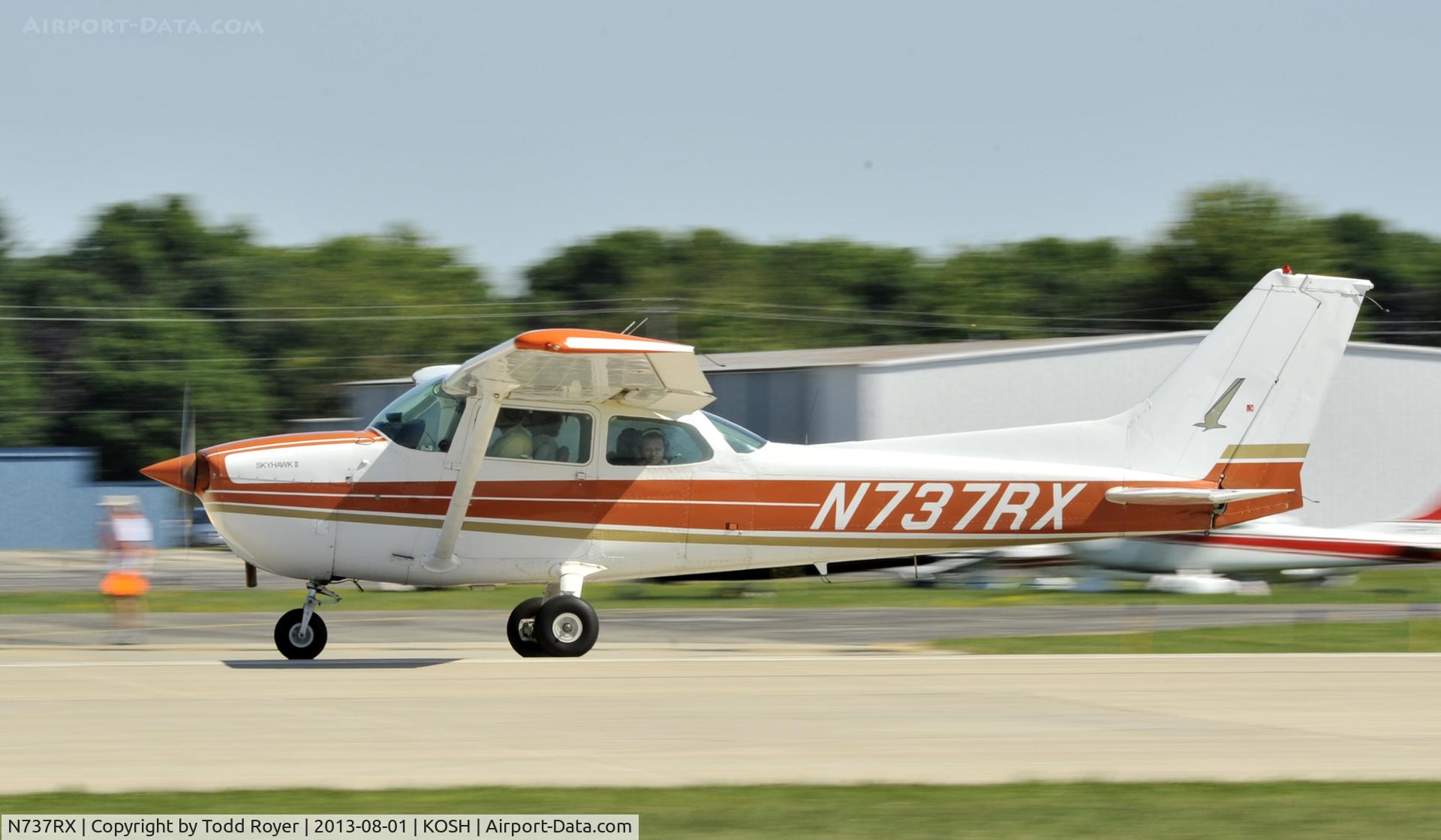 N737RX, 1977 Cessna 172N C/N 17269626, Airventure 2013