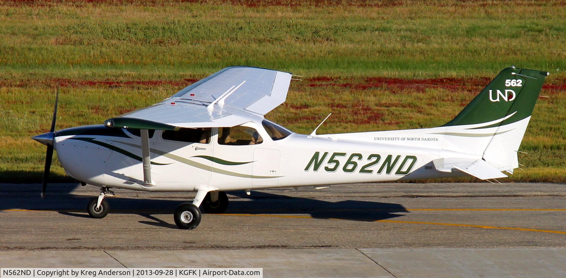 N562ND, Cessna 172S C/N 172S11100, University of North Dakota Cessna 172S Skyhawk taxiing from the Charlie ramp to the active runway.