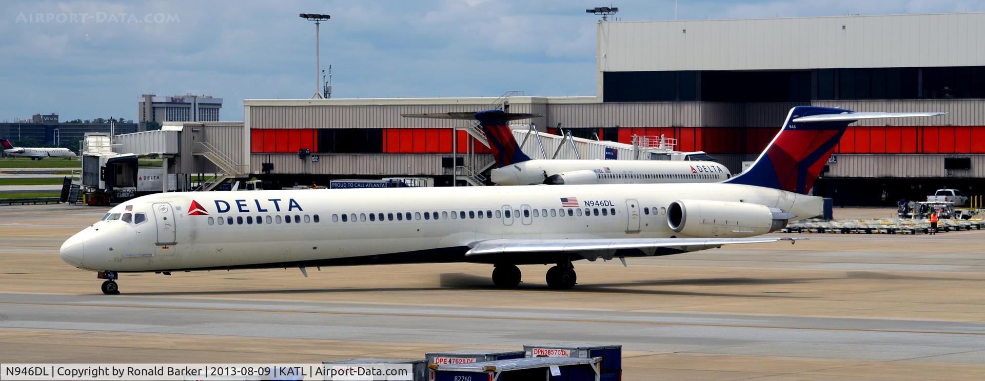 N946DL, 1989 McDonnell Douglas MD-88 C/N 49819, Taxi Atlanta