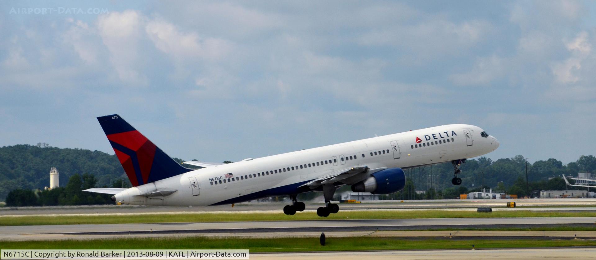 N6715C, 2001 Boeing 757-232 C/N 30486, Takeoff Atlanta
