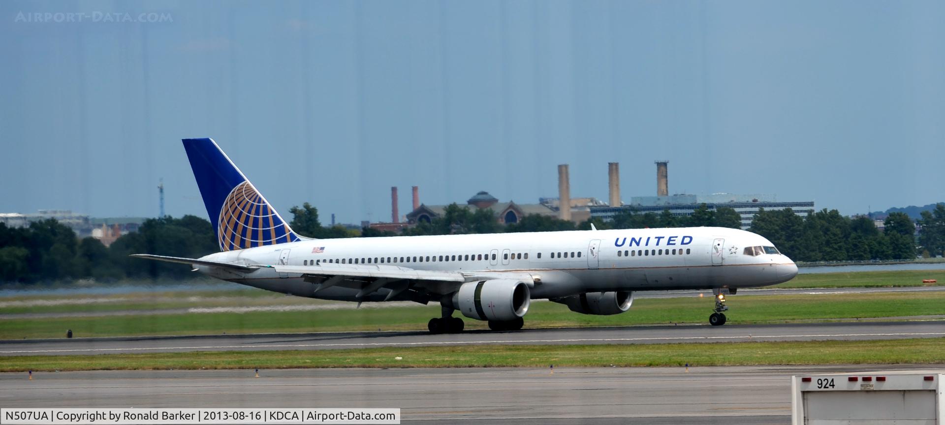 N507UA, 1990 Boeing 757-222F C/N 24743, Landing National