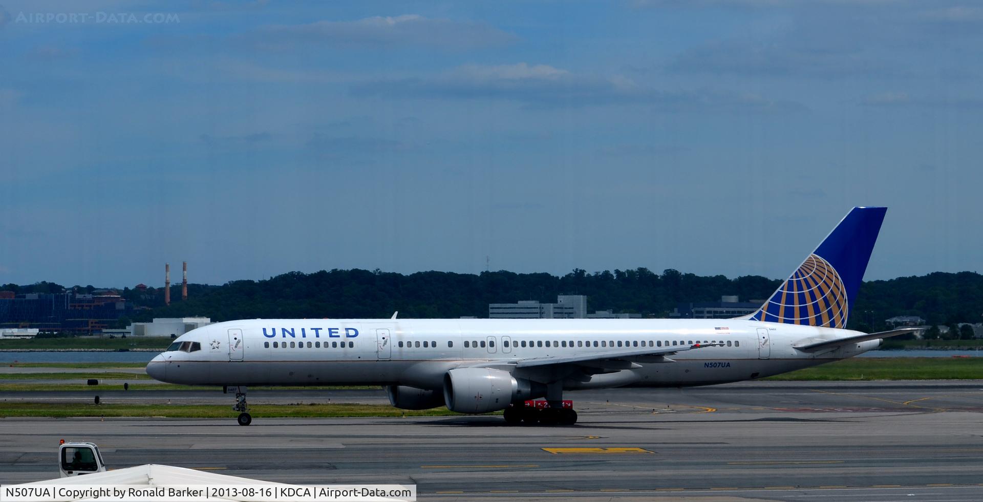 N507UA, 1990 Boeing 757-222F C/N 24743, Taxi National