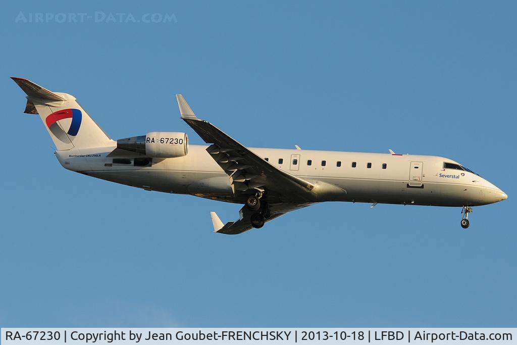 RA-67230, 2000 Canadair CRJ-200LR (CL-600-2B19) C/N 7407, landing 23 from Domodevo