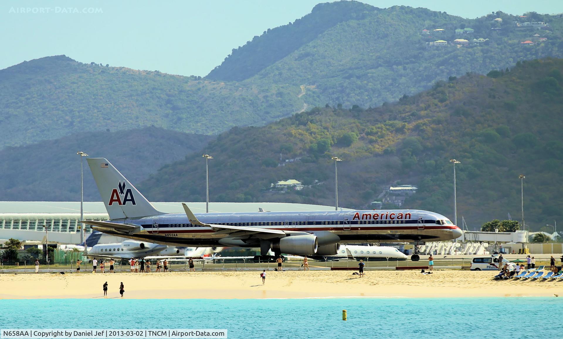 N658AA, 1991 Boeing 757-223 C/N 24616, N658AA
