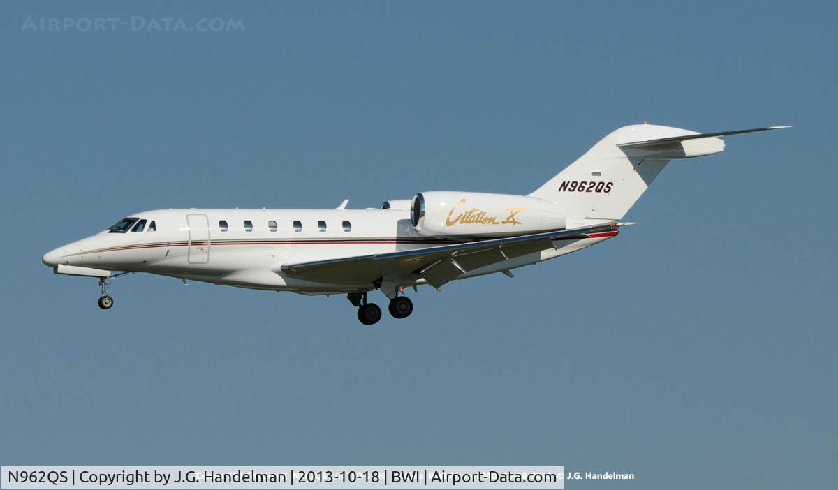 N962QS, 2000 Cessna 750 Citation X C/N 750-0126, On final