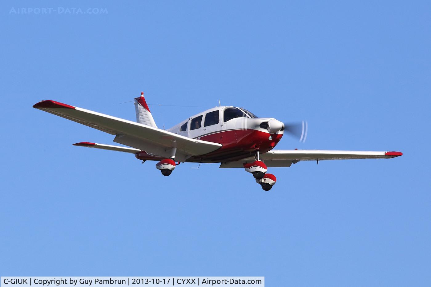 C-GIUK, 1977 Piper PA-28-181 Archer C/N 28-7790281, Landing