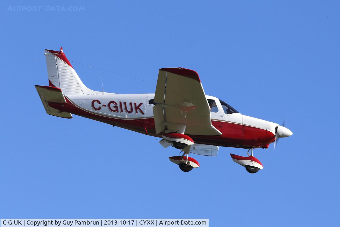 C-GIUK, 1977 Piper PA-28-181 Archer C/N 28-7790281, Landing