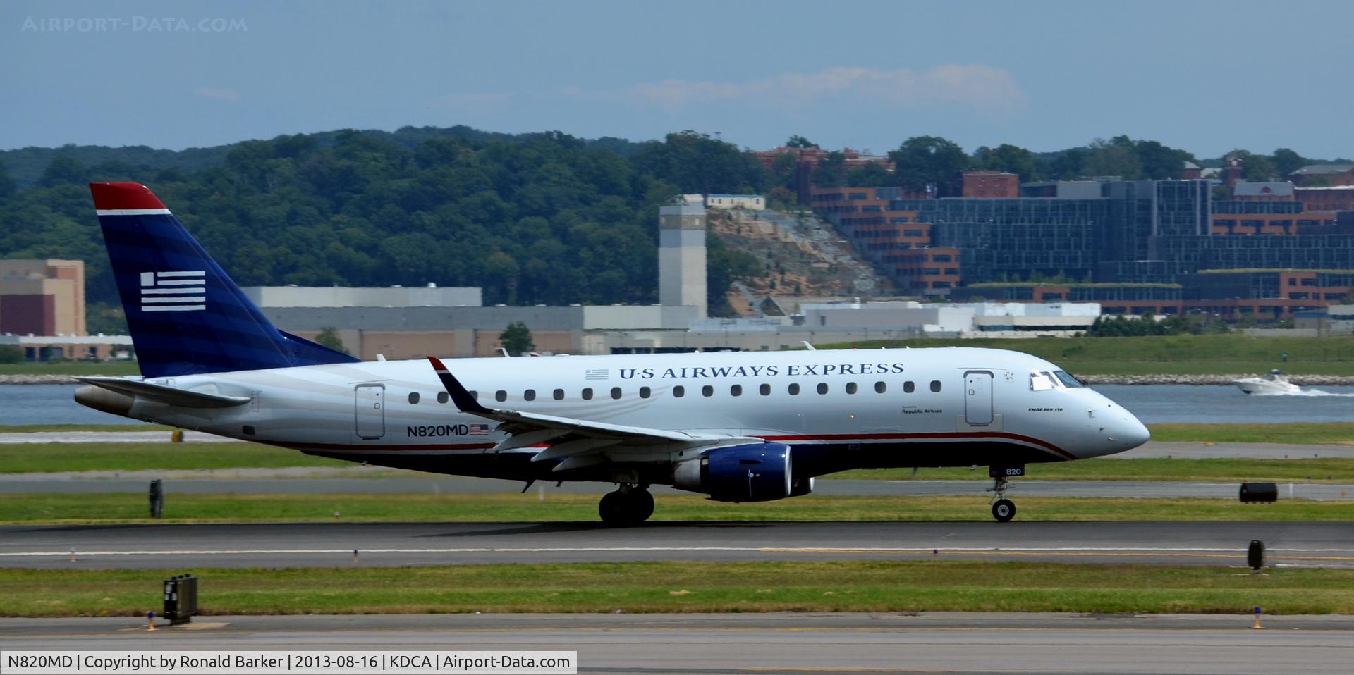N820MD, 2004 Embraer 170SU (ERJ-170-100SU) C/N 17000041, Takeoff National