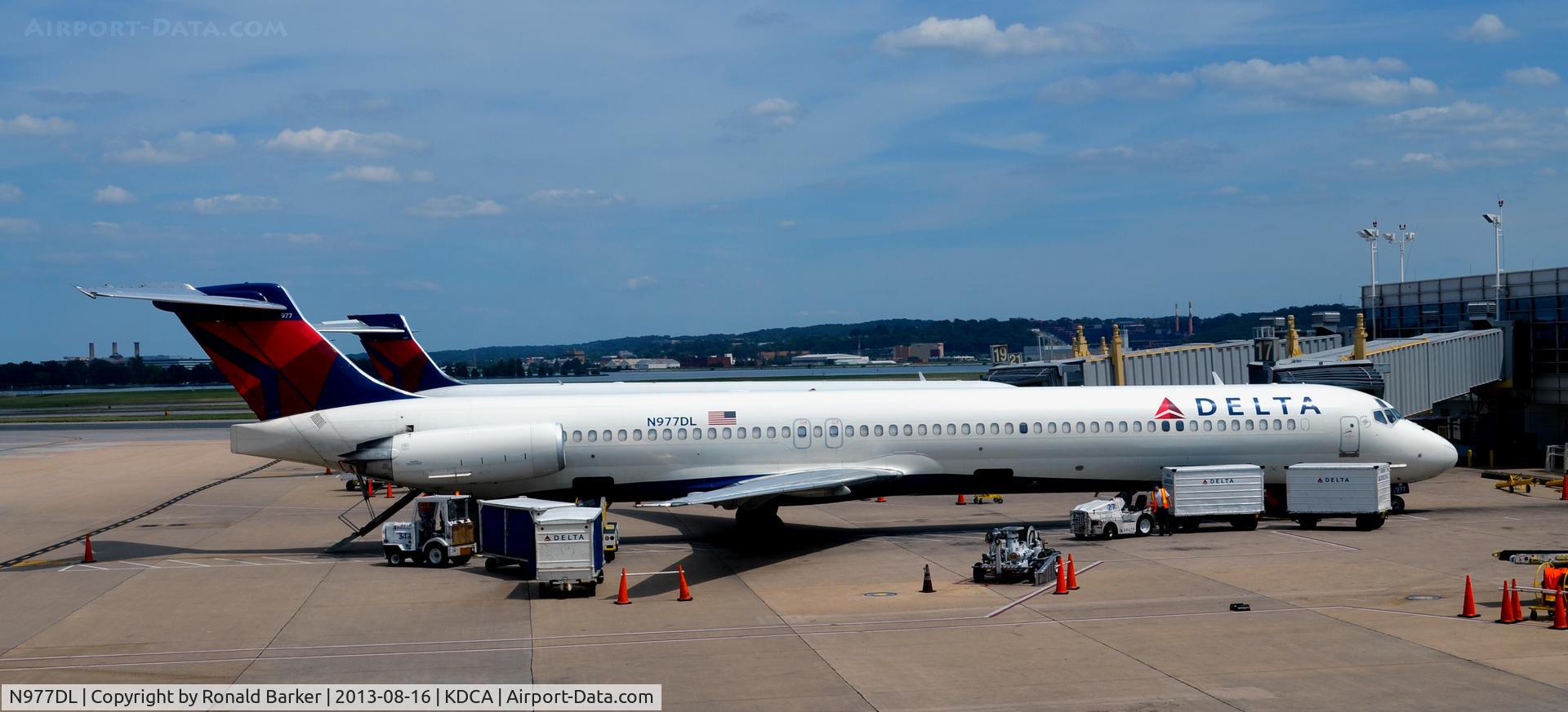 N977DL, 1991 McDonnell Douglas MD-88 C/N 53258, Gate 17 National