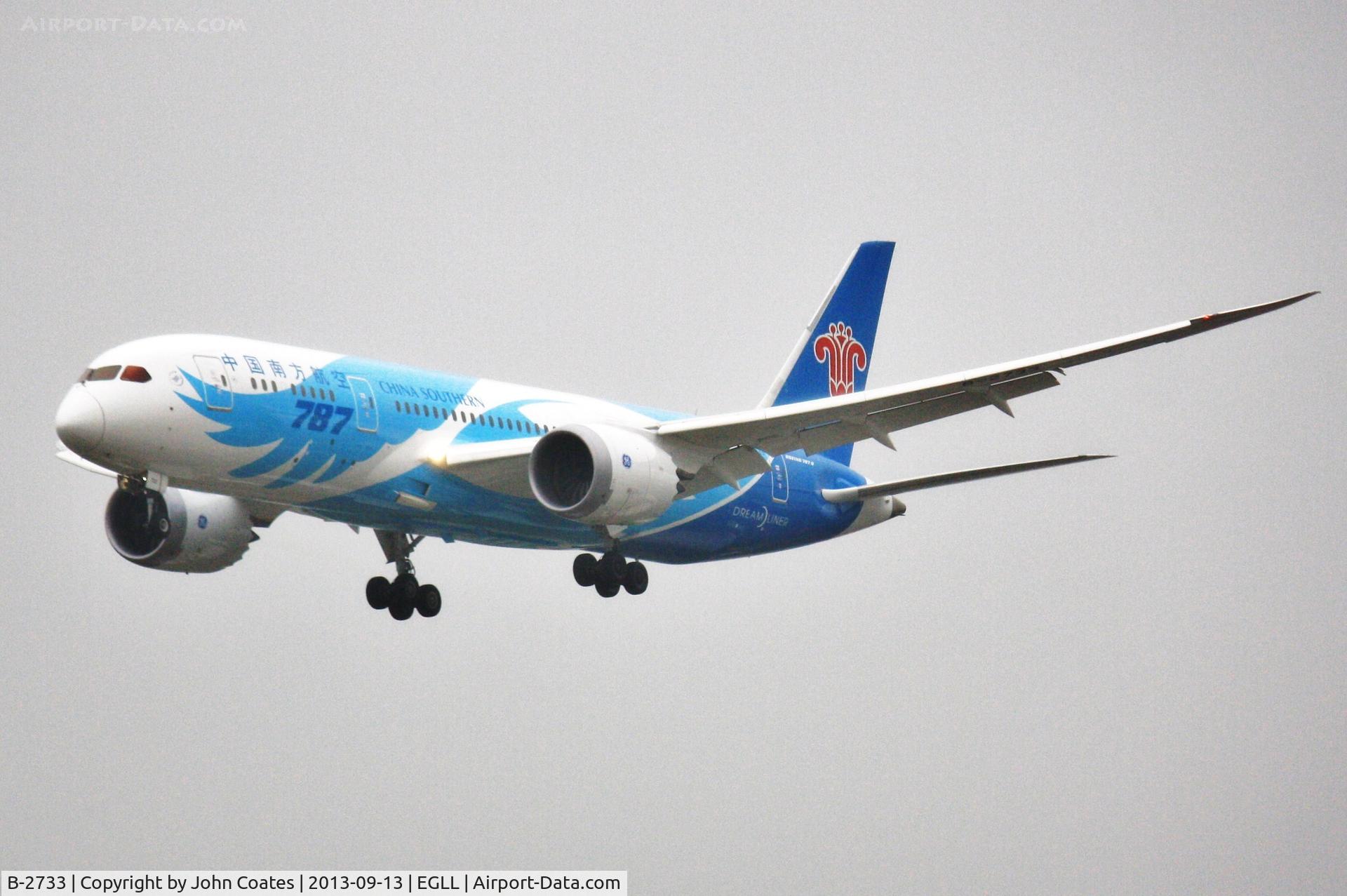 B-2733, 2013 Boeing 787-8 Dreamliner C/N 34927, First visit in drizzle.