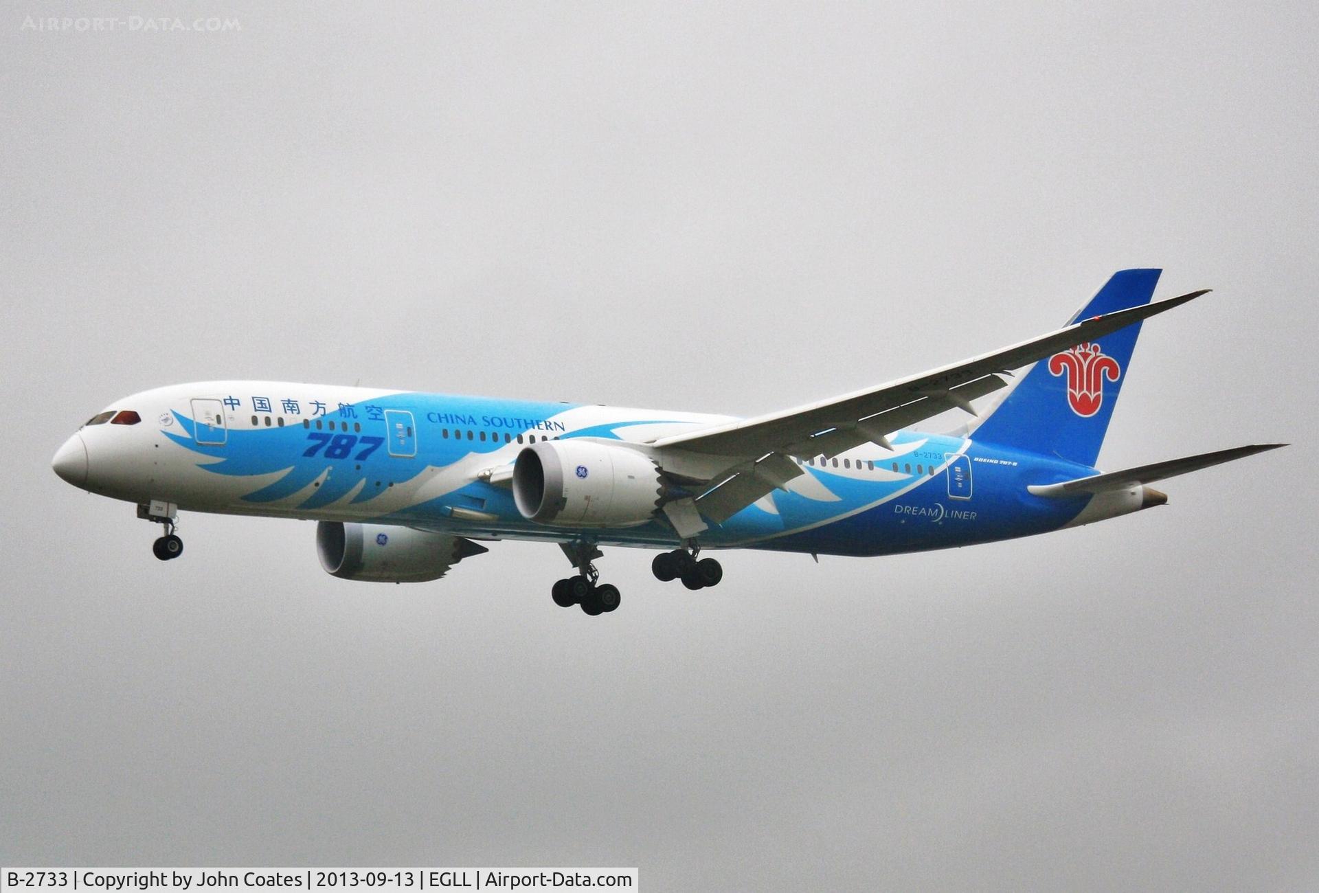 B-2733, 2013 Boeing 787-8 Dreamliner C/N 34927, Damp finals to 27L on believed first visit.